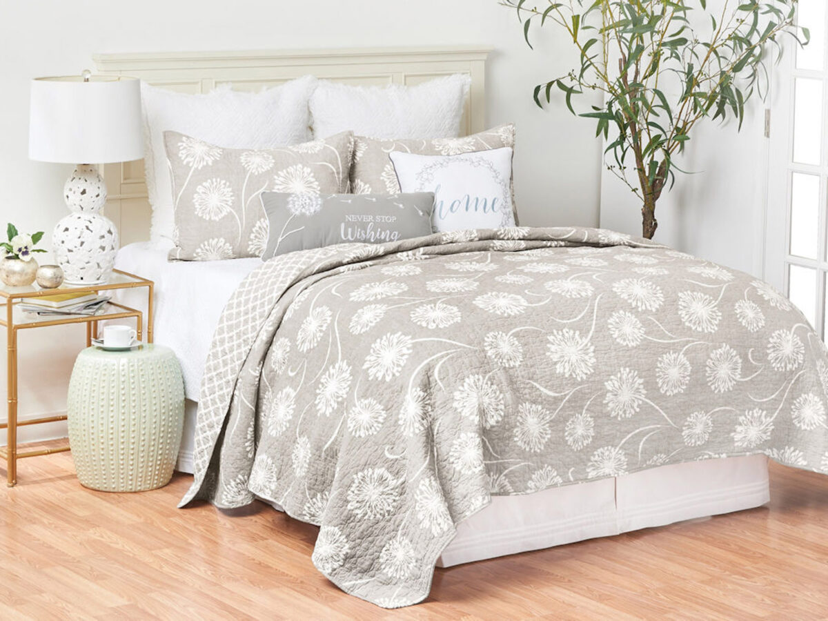 Window Treatments, Blinds, Shades, Bed, Bath & Home Decor serving Maine